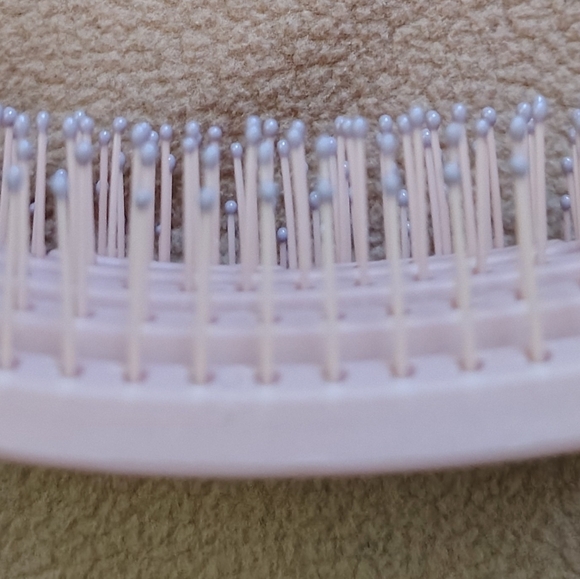 NIP Pink Vent Hair Brush - Picture 3 of 4